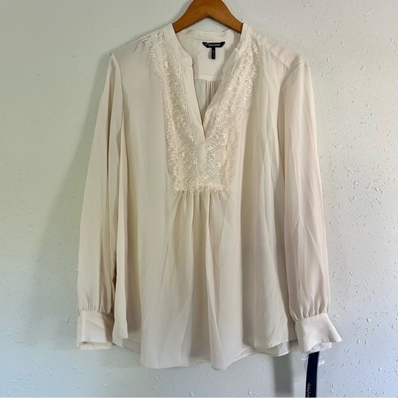 🦋 NWT Daisy Fuentes Cream V-Neck Long Sleeve Blouse XL - Picture 1 of 7